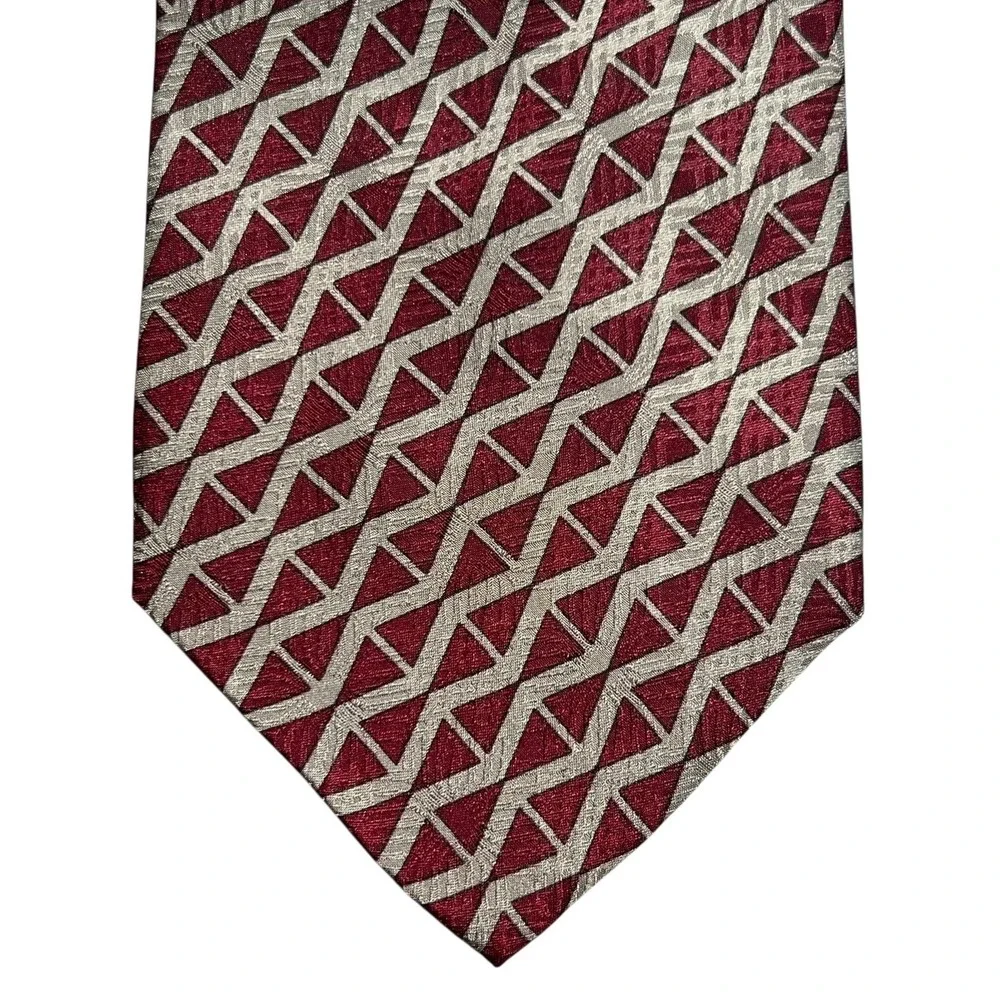 Tongue Tied by Tom McLellon Men's 100% Silk Vintage Tie Burgundy/Tan Geometric